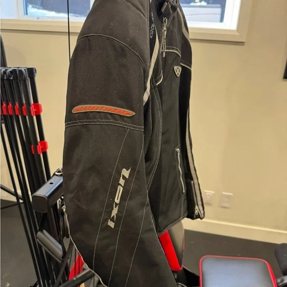 Black Performance Motorcycle Jacket - Picture 3 of 10